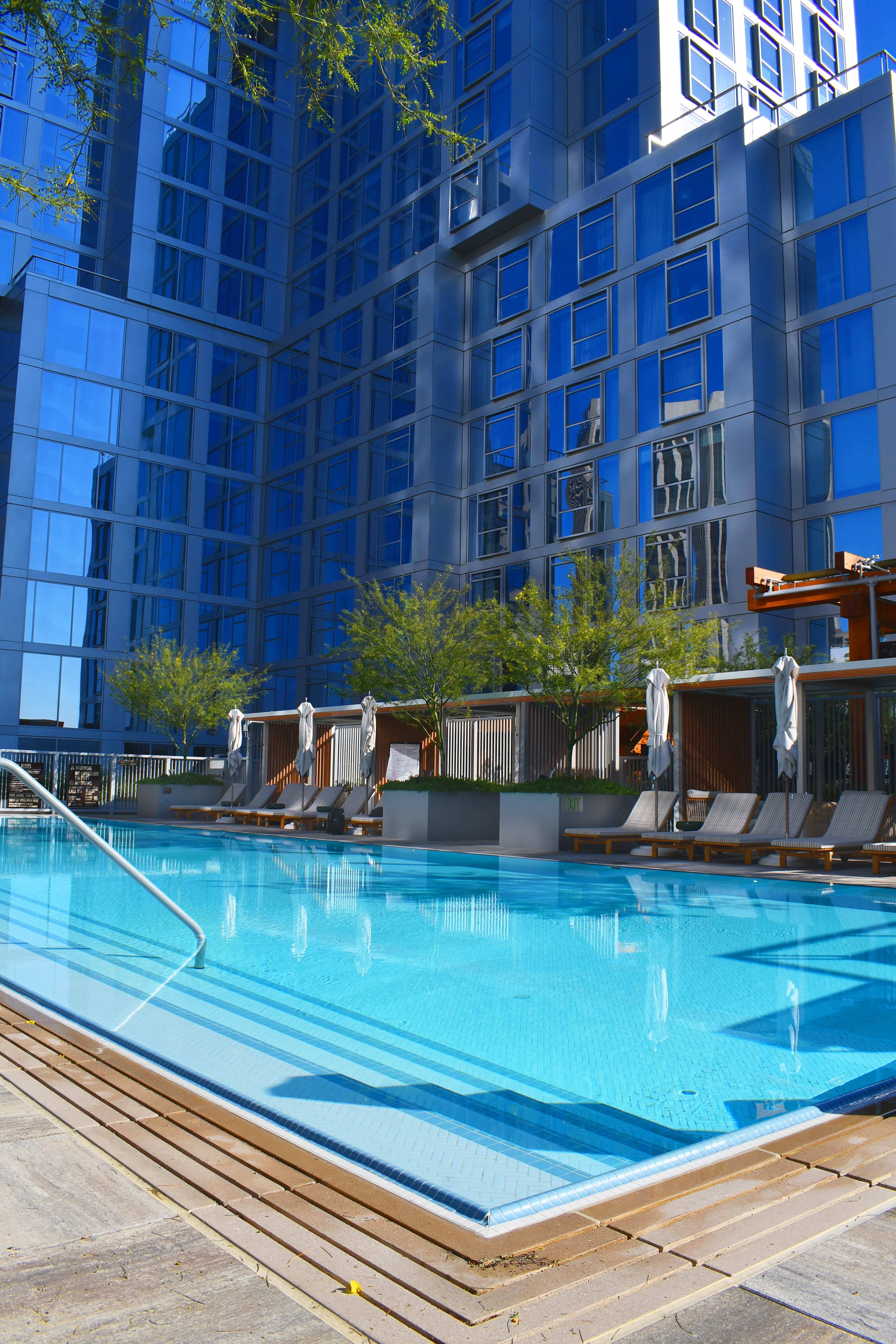 Hospitaltiy and Resort Large Pool